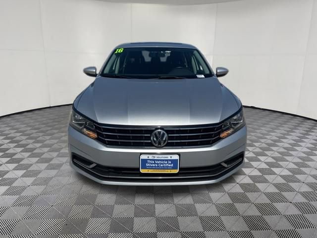 Used 2016 Volkswagen Passat 1.8T SE FWD image 12
