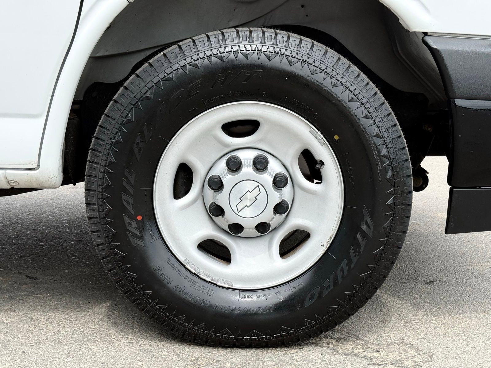 Used 2017 Chevrolet Express 3500 LS image 14