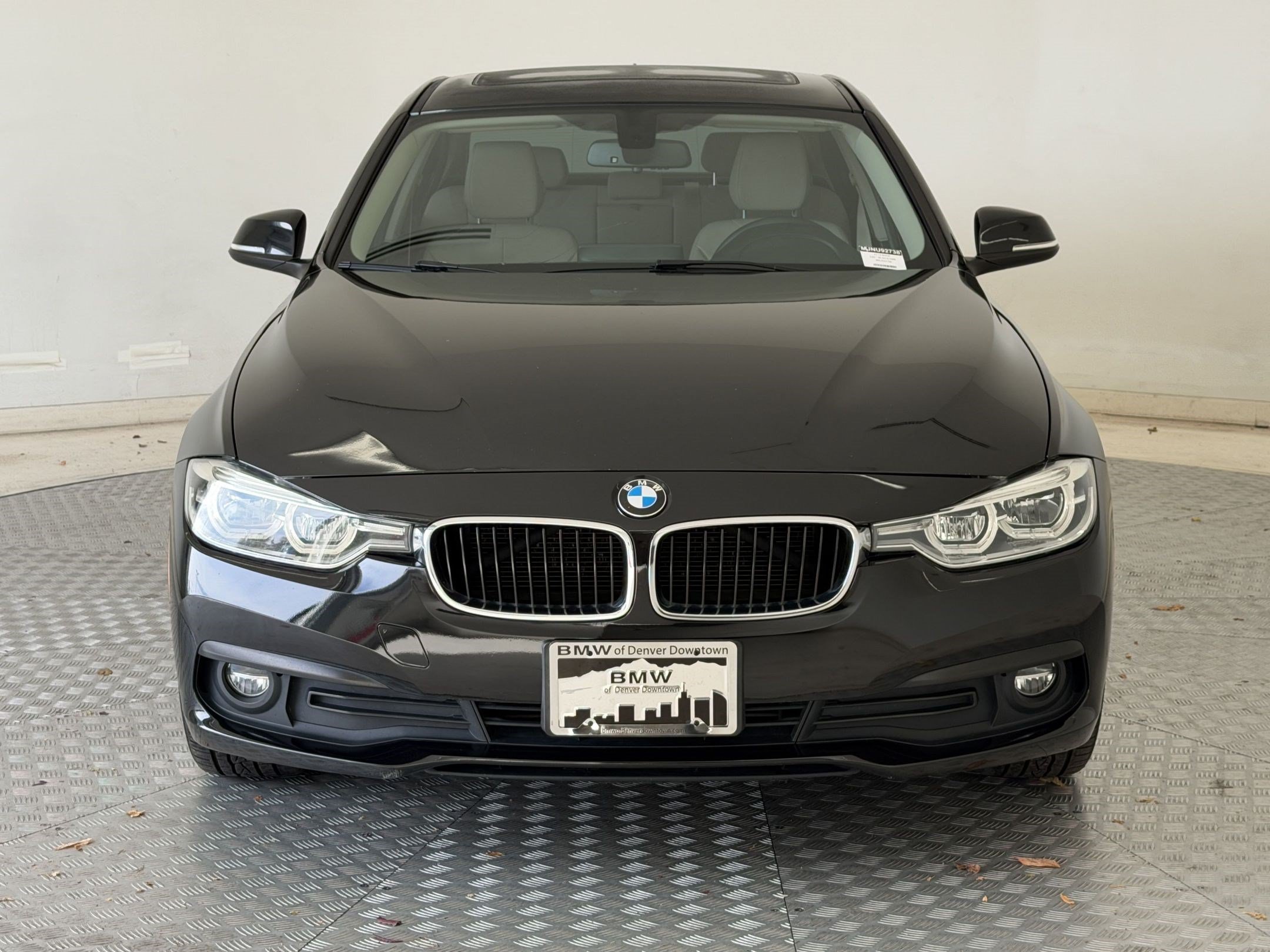 Used 2018 BMW 320i Sedan RWD image 6