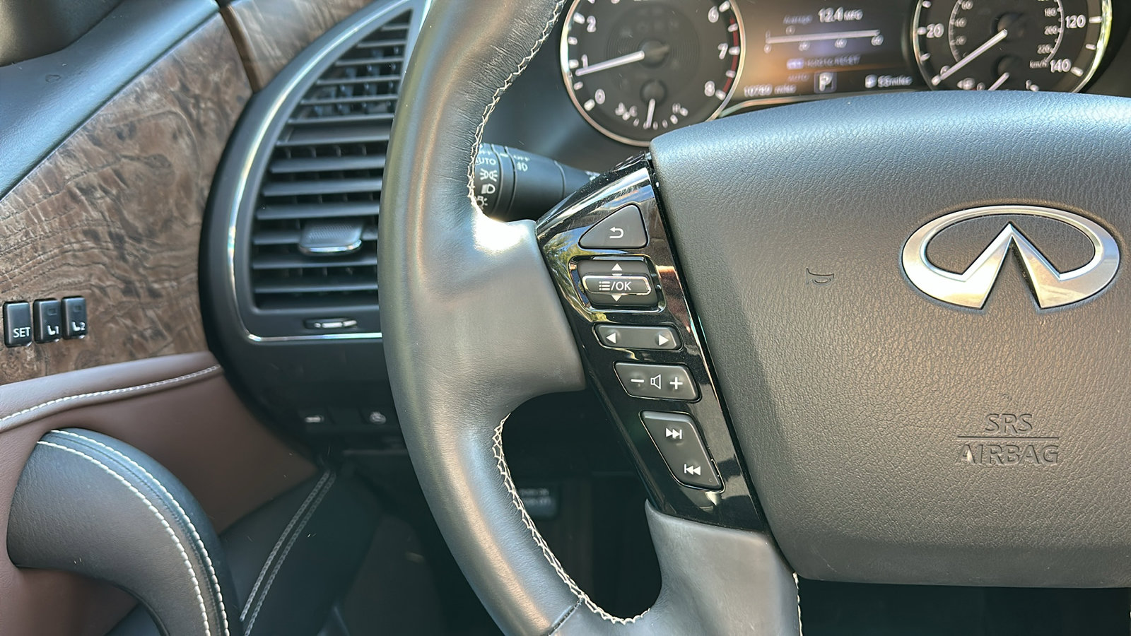 Certified 2024 INFINITI QX80 Premium Select w/ Cargo Package image 16