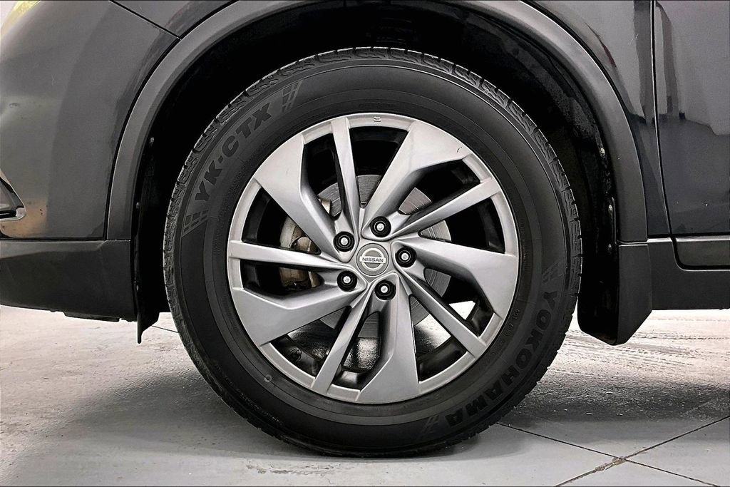 Used 2016 Nissan Rogue SL w/ SL Premium Package FWD image 11