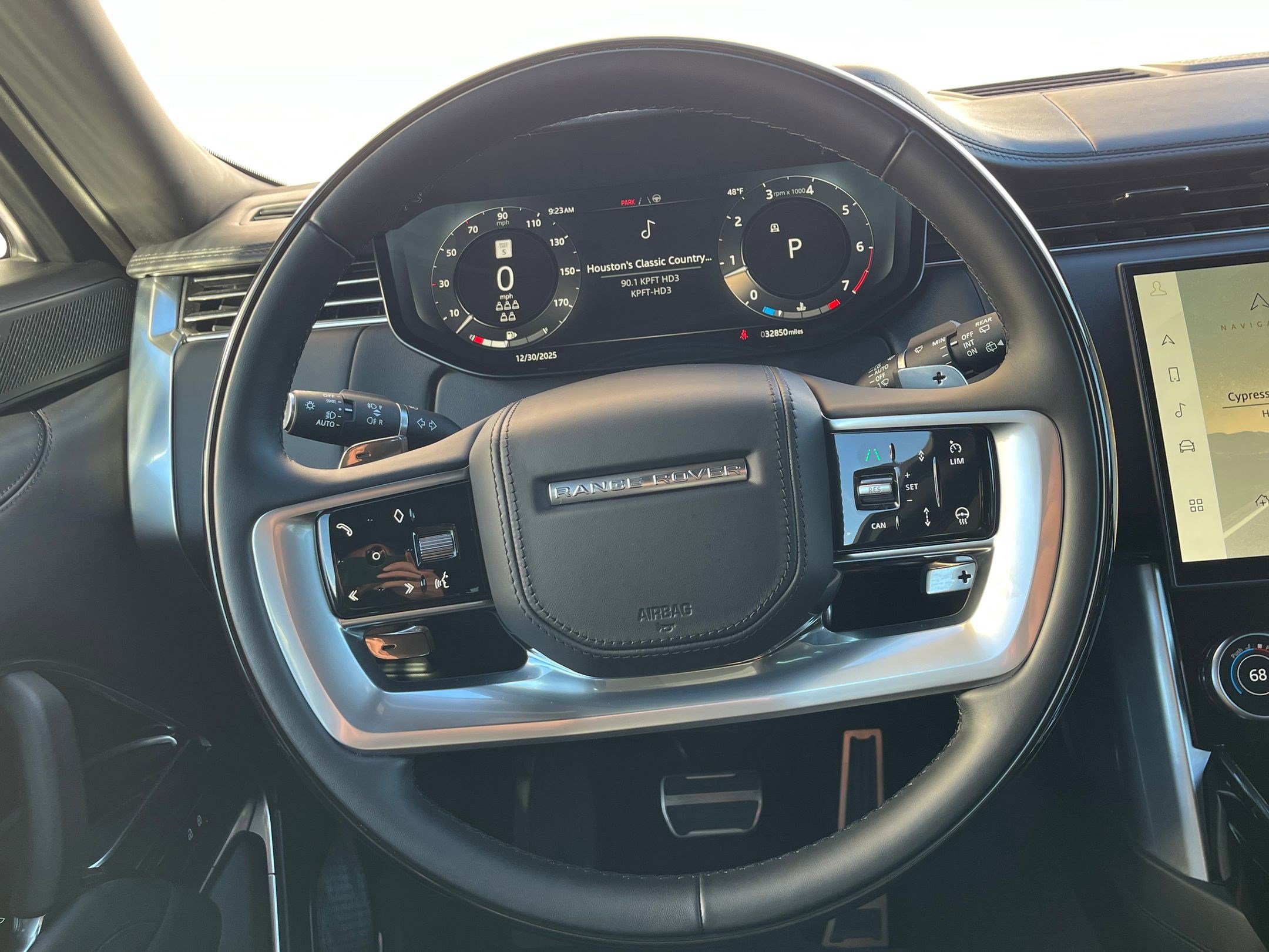 Used 2025 Land Rover Range Rover SE image 15