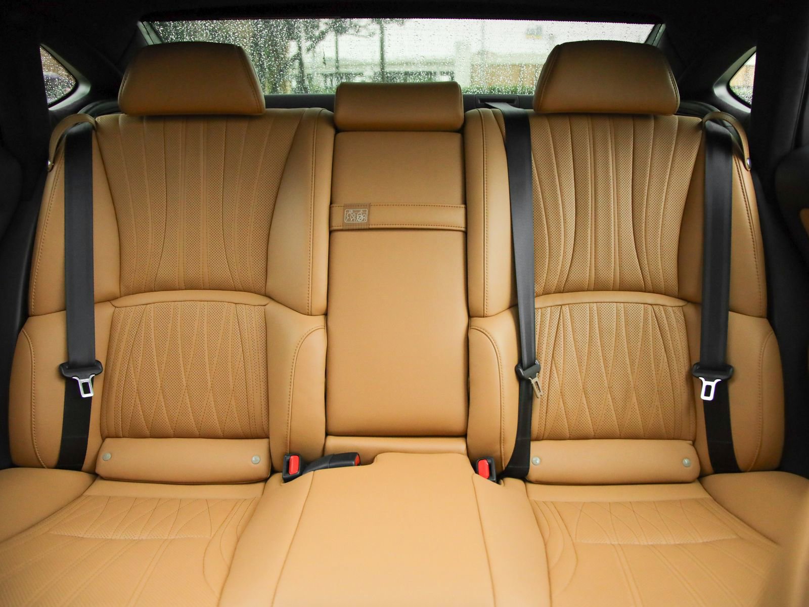 Used 2022 Lexus LS 500 w/ Interior Upgrade Package RWD image 27