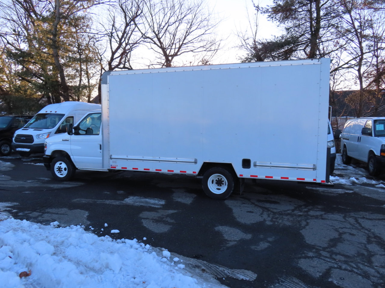 Used 2023 Ford E-350 and Econoline 350 Super Duty w/ Driver's Safety Package image 5