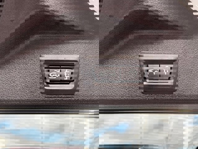 Used 2021 BMW X5 xDrive40i w/ M Sport Package image 7