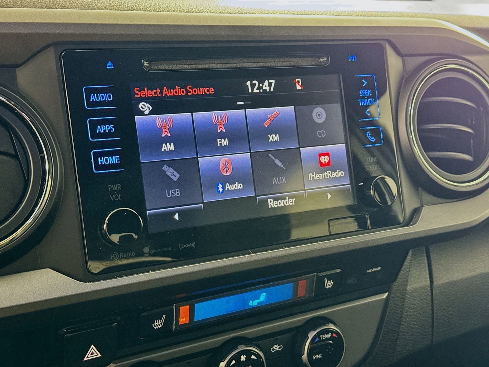 Used 2017 Toyota Tacoma TRD Sport w/ Premium & Technology Package image 12