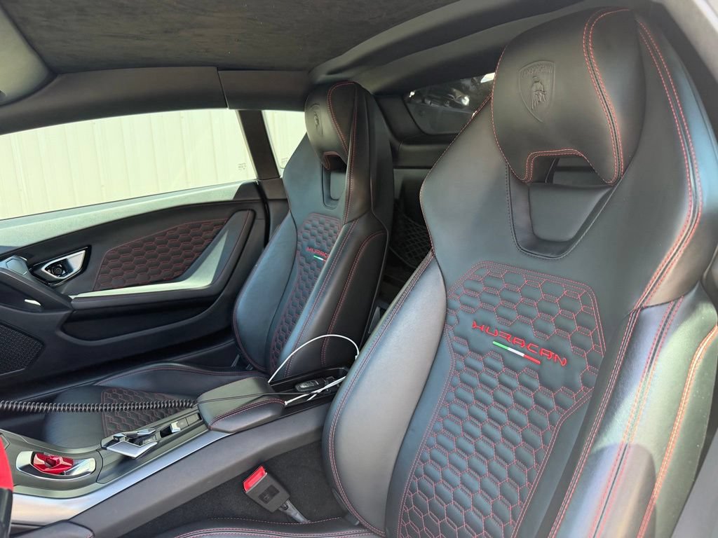 Used 2019 Lamborghini Huracan LP 580-2 RWD image 16