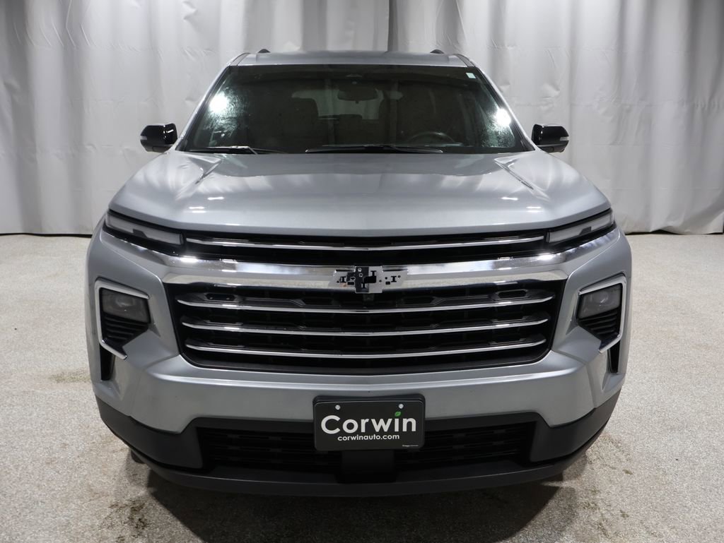 Used 2024 Chevrolet Traverse LT image 9