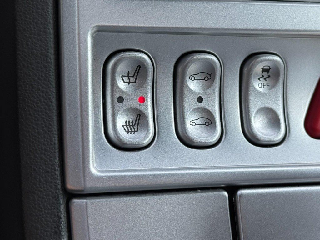 Used 2008 Chrysler Crossfire Limited RWD image 21
