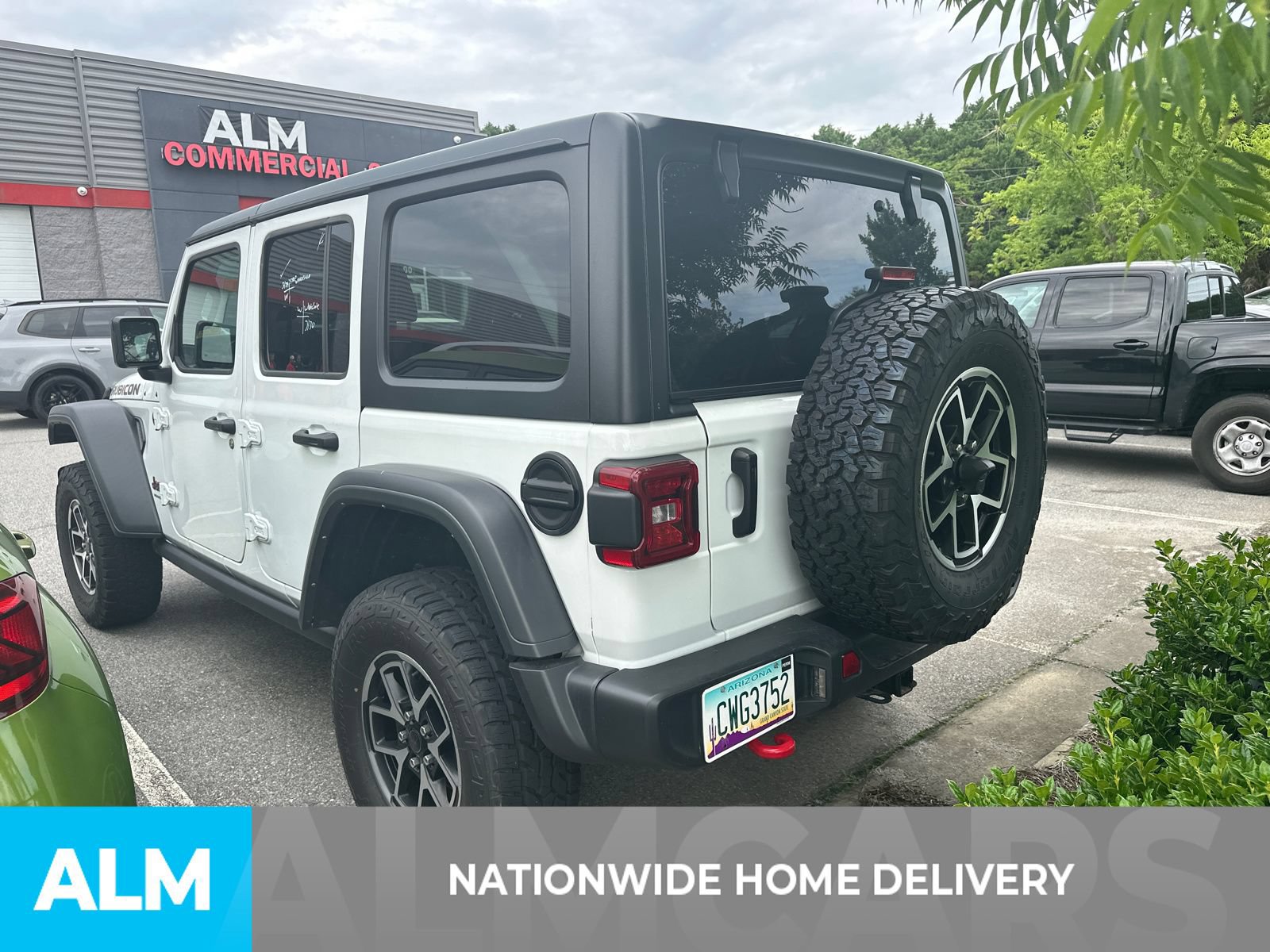 Used 2025 Jeep Wrangler Unlimited Rubicon AWD/4WD image 5