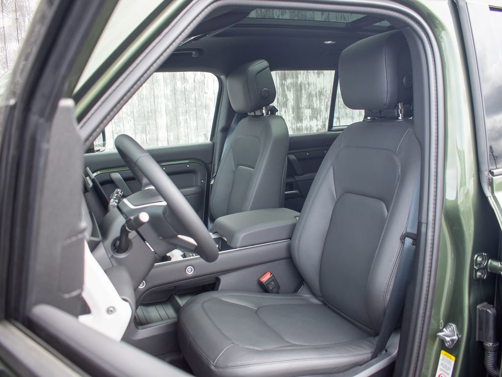 New 2026 Land Rover Defender 110 X-Dynamic SE image 19