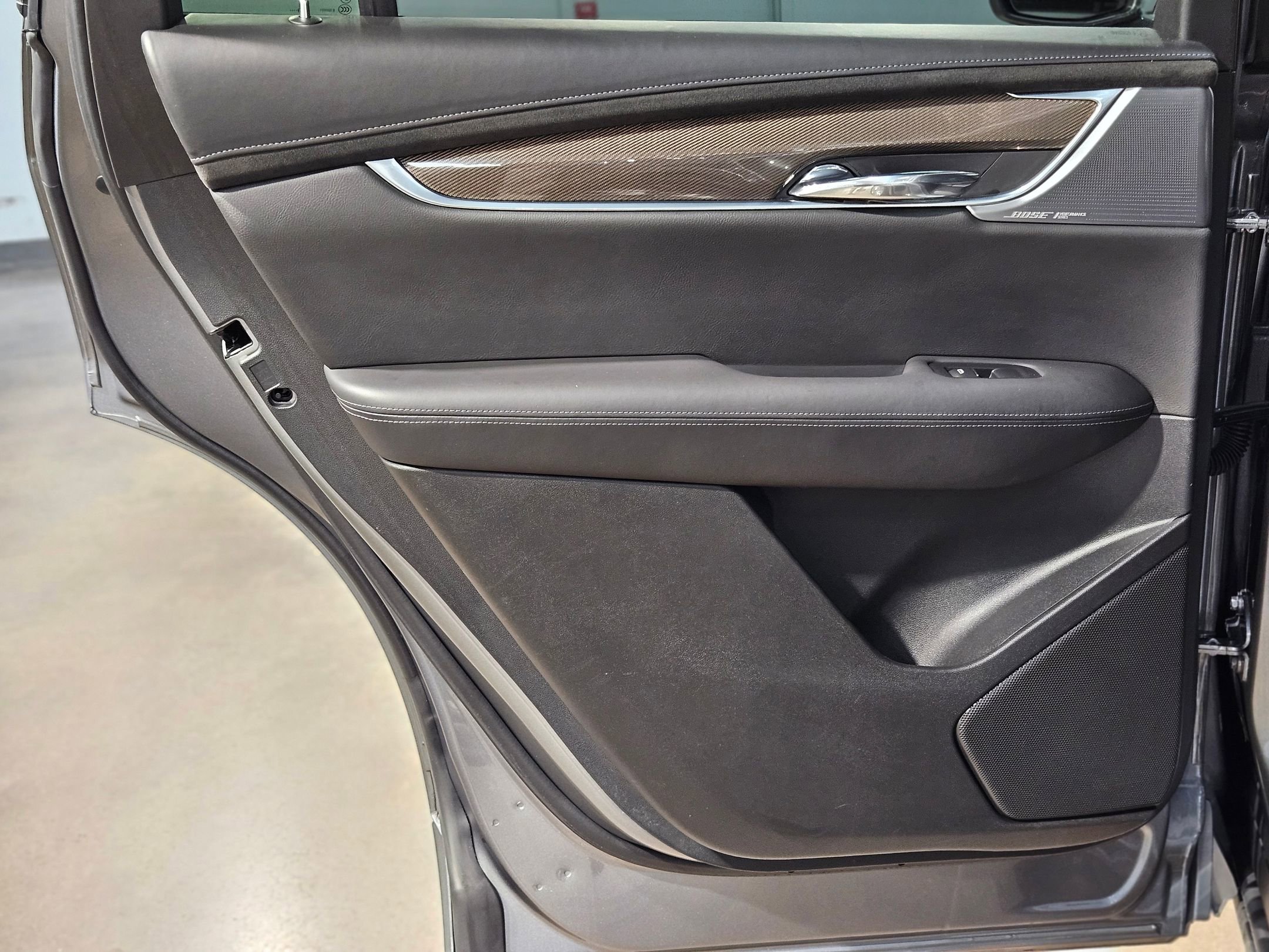 Used 2020 Cadillac XT6 Sport w/ Platinum Package image 36