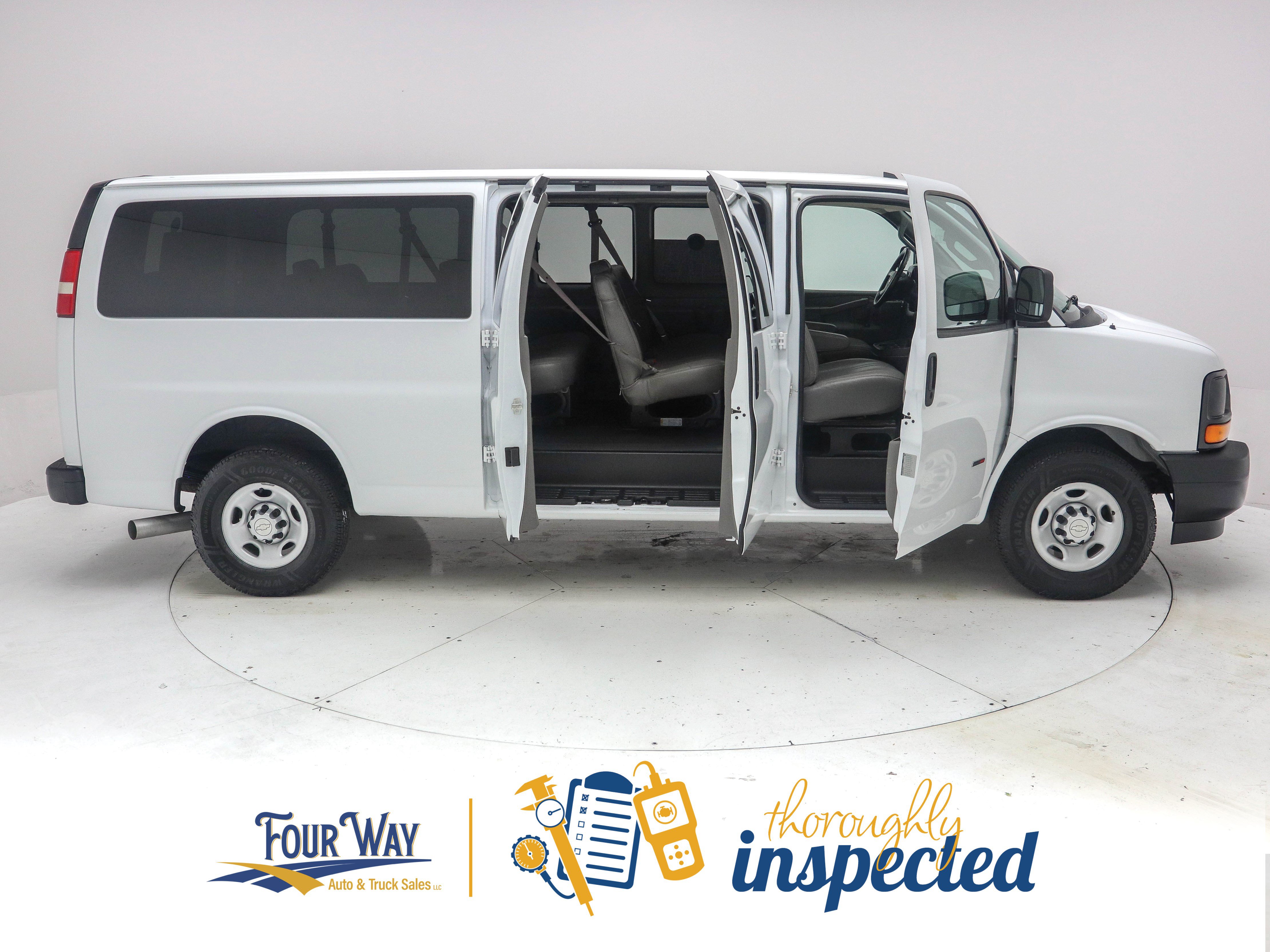 Used 2017 Chevrolet Express 3500 LS w/ Cold Climate Package RWD image 3