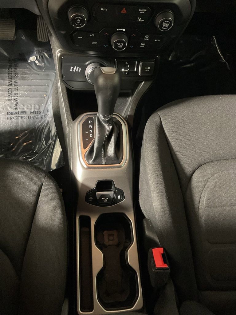 Used 2022 Jeep Renegade Latitude AWD/4WD image 29