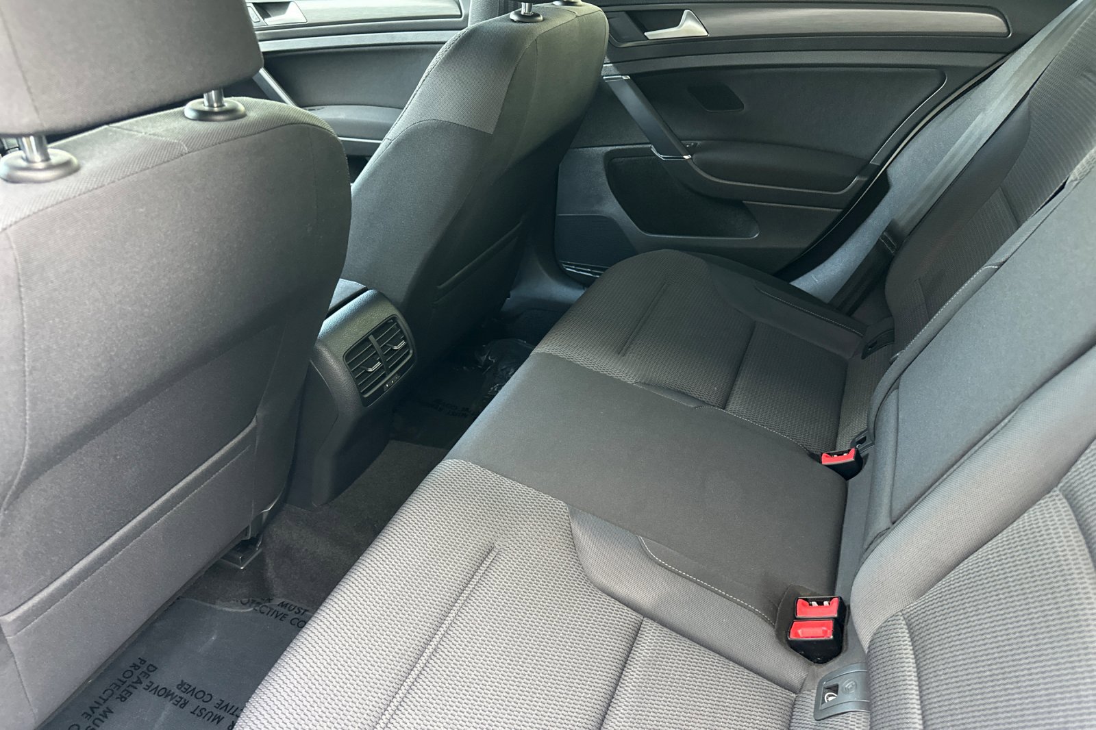 Used 2019 Volkswagen e-Golf SE w/ Driver Assistance Package image 12