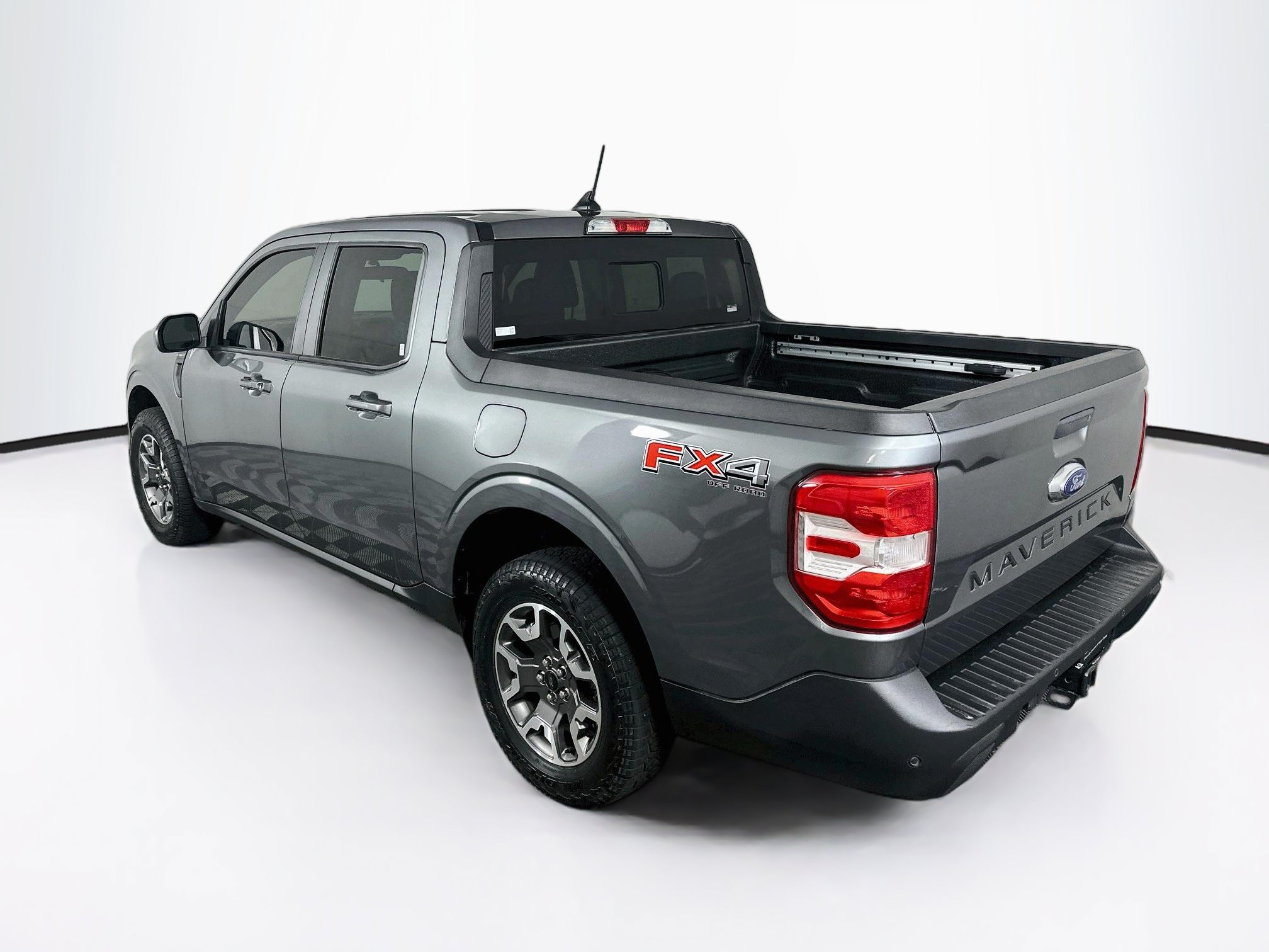 Used 2024 Ford Maverick Lariat w/ FX4 Off-Road Package AWD/4WD image 5