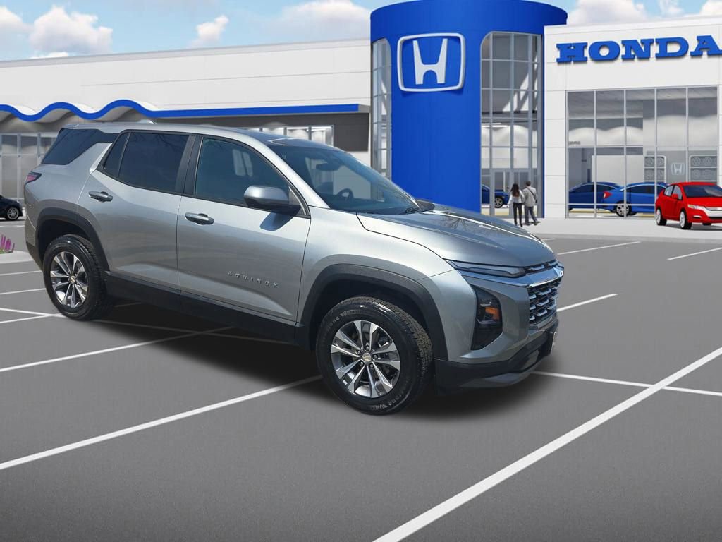 Used 2025 Chevrolet Equinox LT image 1