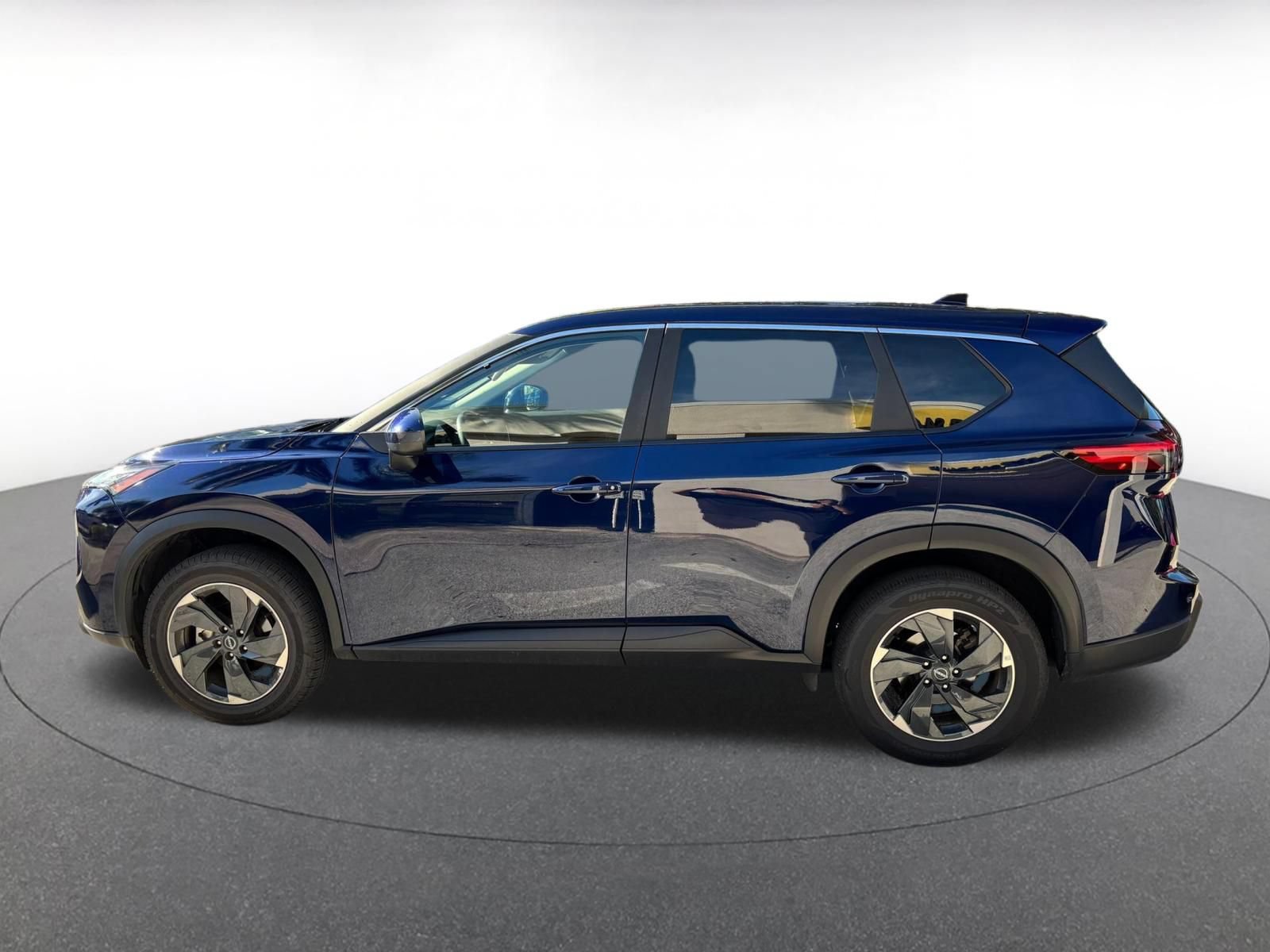 Used 2026 Nissan Rogue SV AWD/4WD image 4