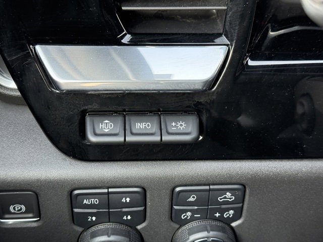 Used 2022 Chevrolet Silverado 1500 High Country w/ Technology Package image 34