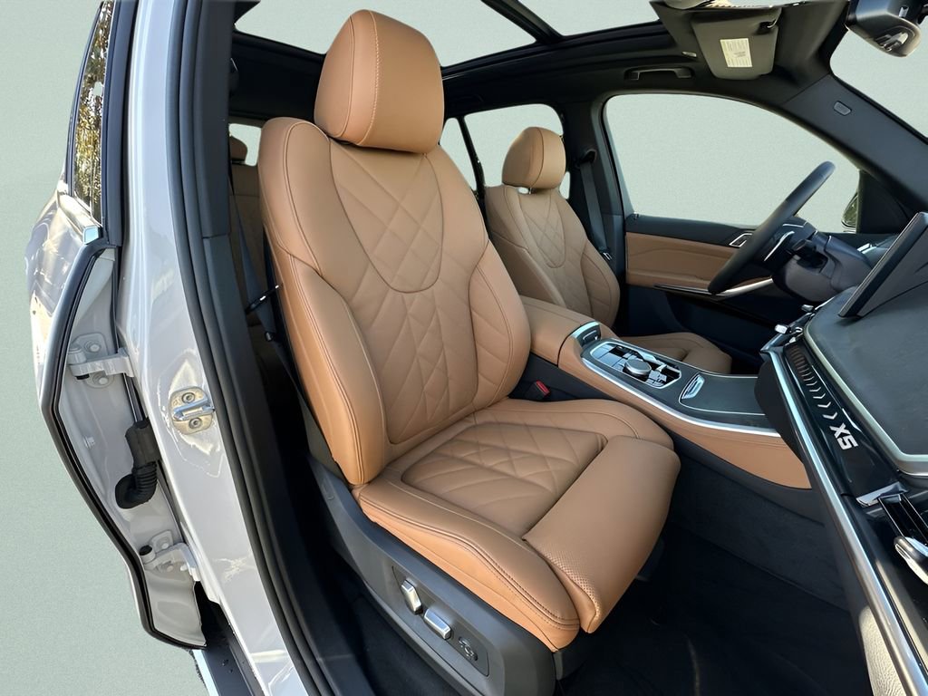 New 2026 BMW X5 xDrive40i w/ Parking Assistance Package image 29