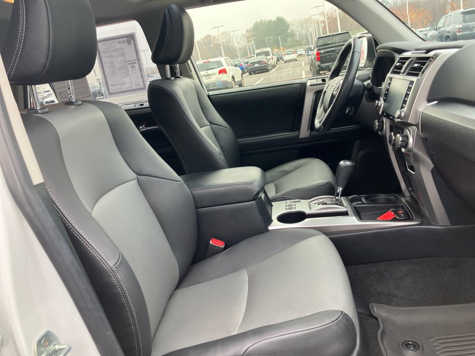 Used 2024 Toyota 4Runner SR5 Premium image 32