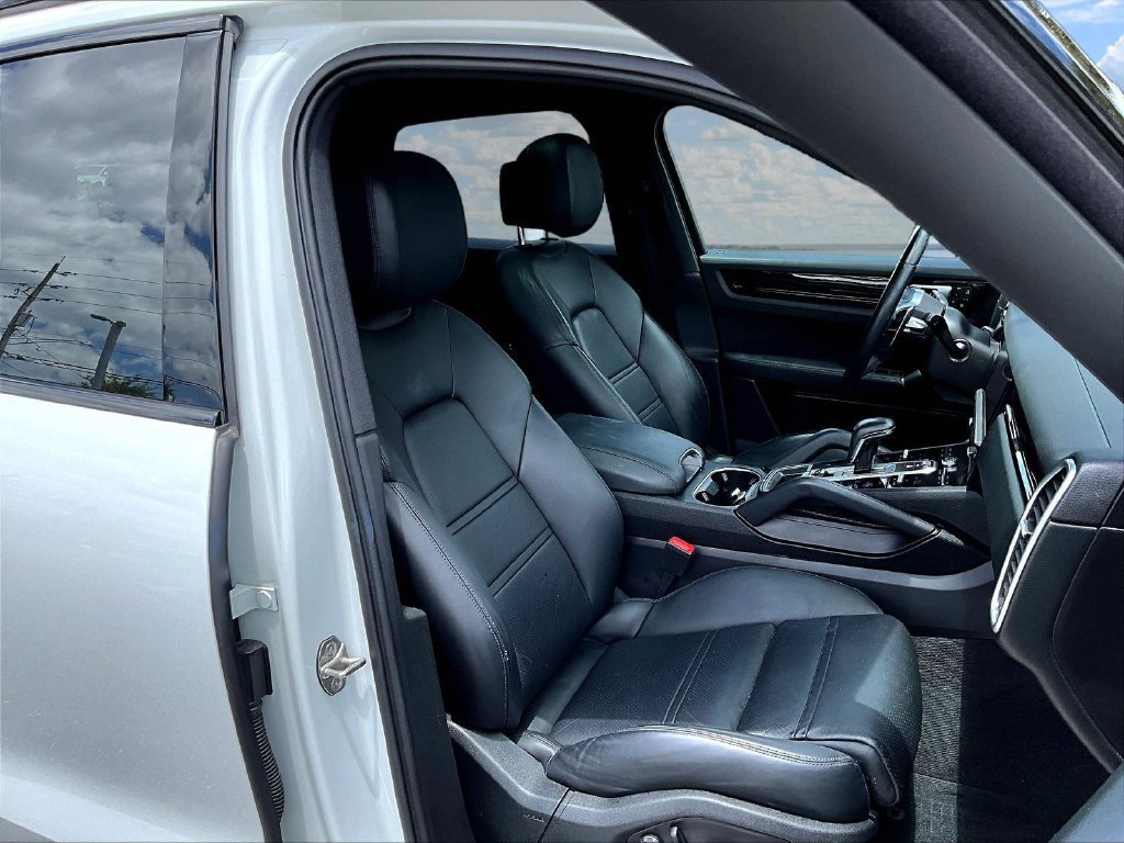 Used 2023 Porsche Cayenne AWD/4WD image 27