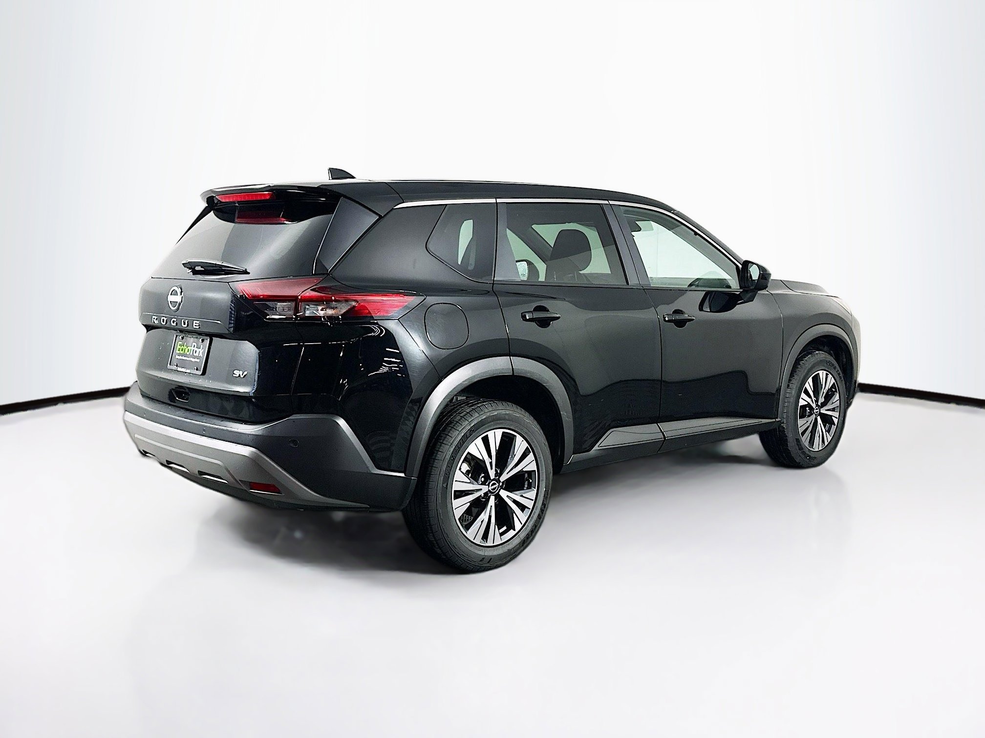 Used 2023 Nissan Rogue SV image 9