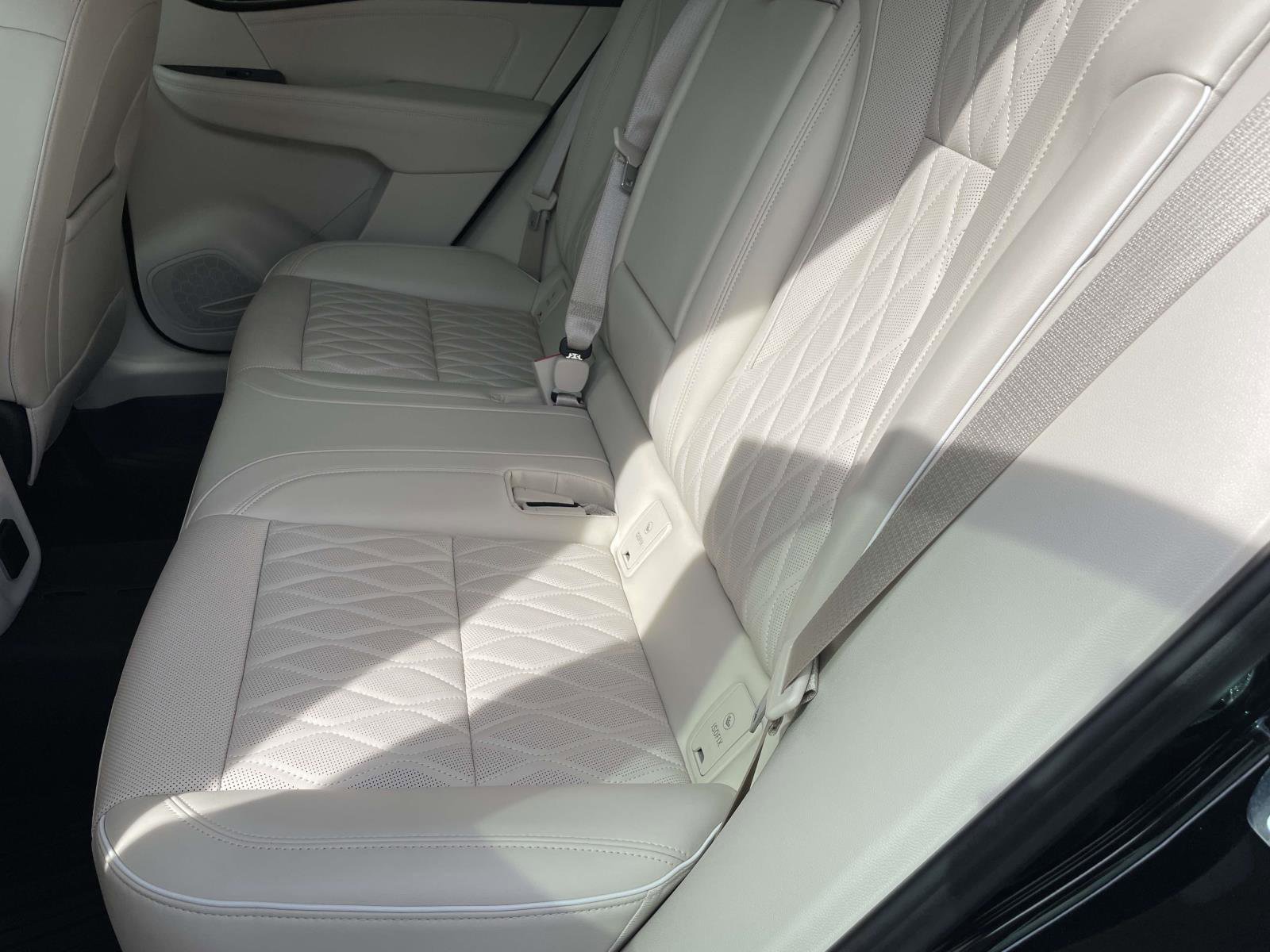 Certified 2023 Buick Envision Avenir AWD/4WD image 15