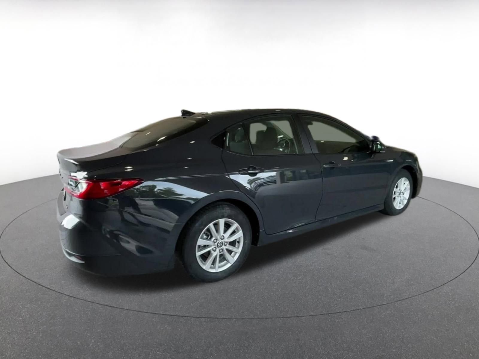 Used 2025 Toyota Camry LE image 15