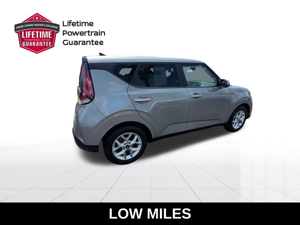 Used 2023 Kia Soul LX w/ LX Technology Package FWD image 8