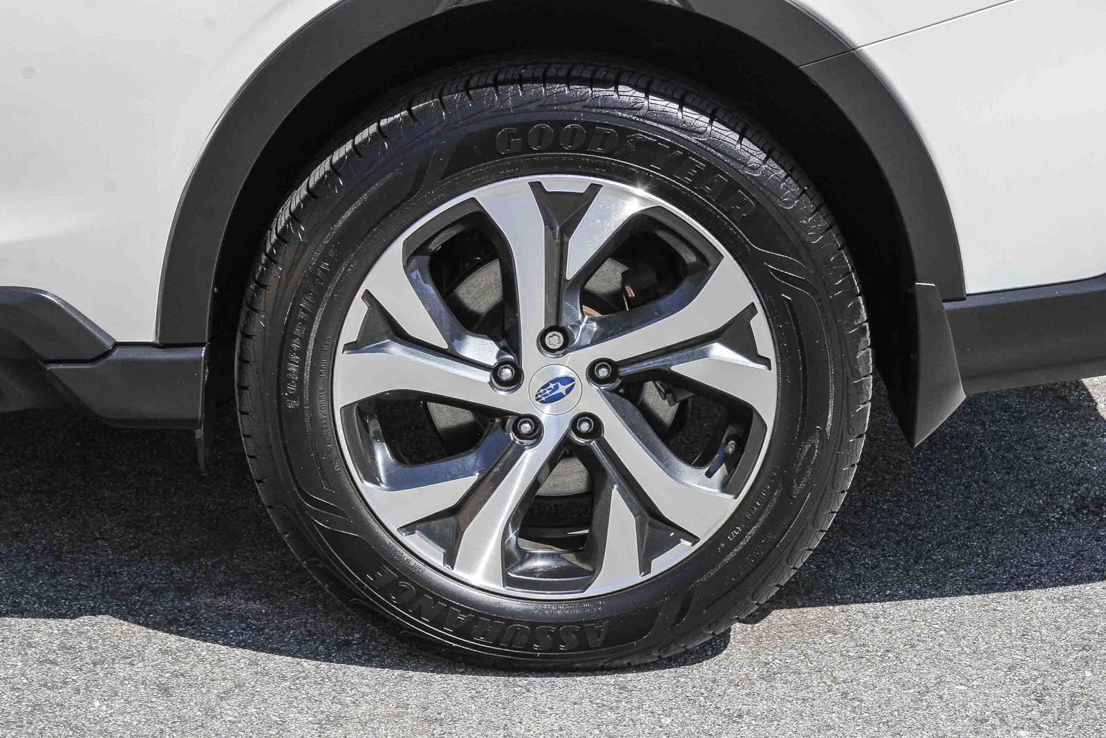 Used 2020 Subaru Outback Limited w/ Popular Package #2 AWD/4WD image 11