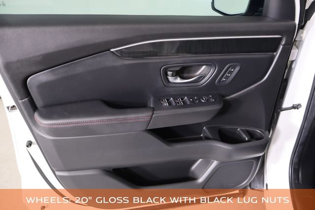 Used 2025 Honda Pilot Black Edition image 21