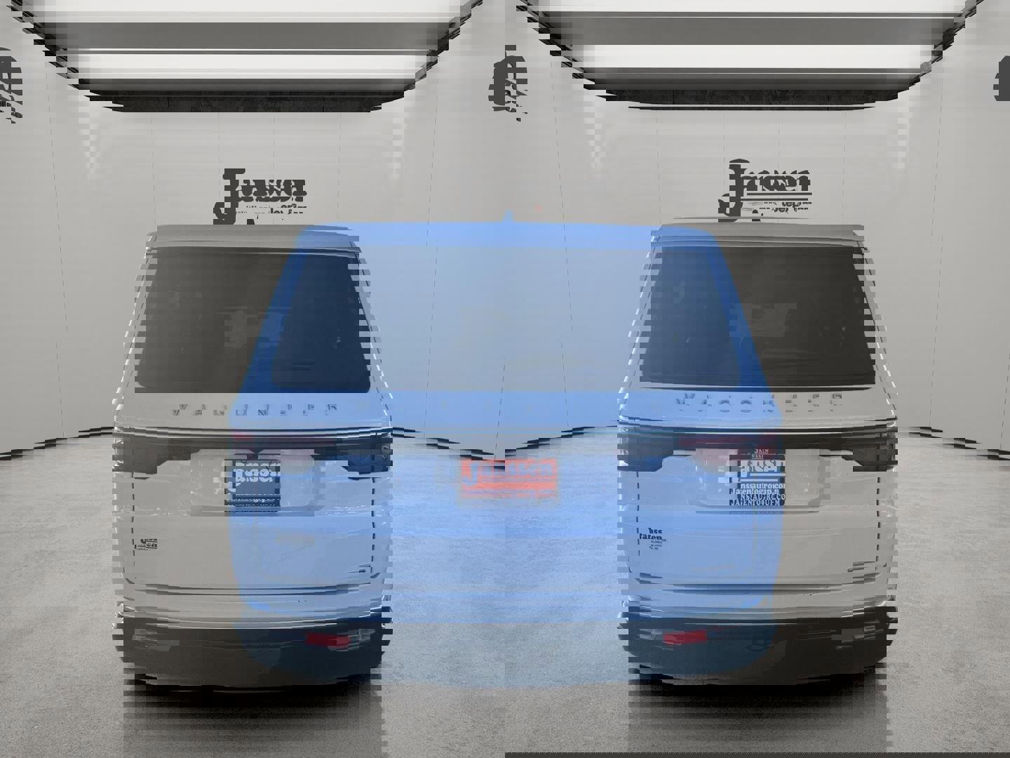 Used 2024 Jeep Wagoneer L Series II w/ Flexible Seating Group image 3