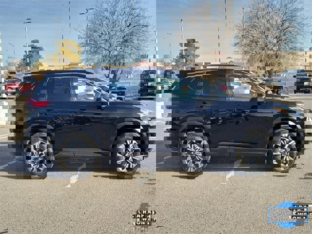 Certified 2023 Nissan Rogue SV image 3