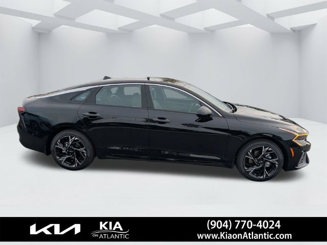 New 2027 Kia K5 GT-Line FWD image 3