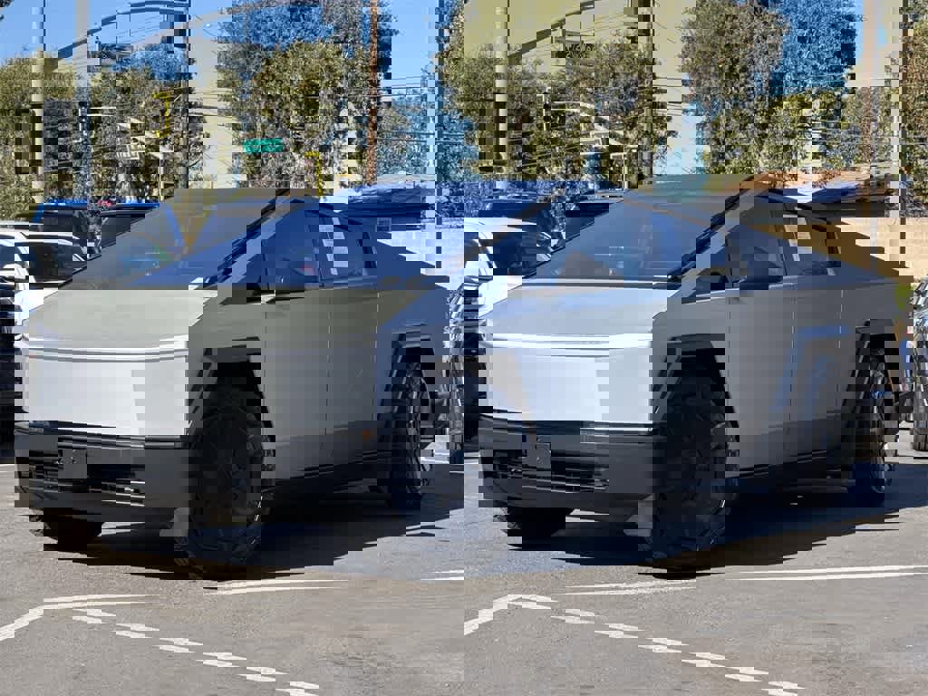 Used 2024 Tesla Cybertruck AWD Crew Cab image 8