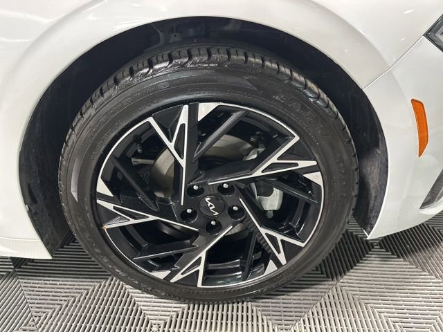 Used 2025 Kia K5 GT-Line w/ GT-Line Premium Package AWD/4WD image 9