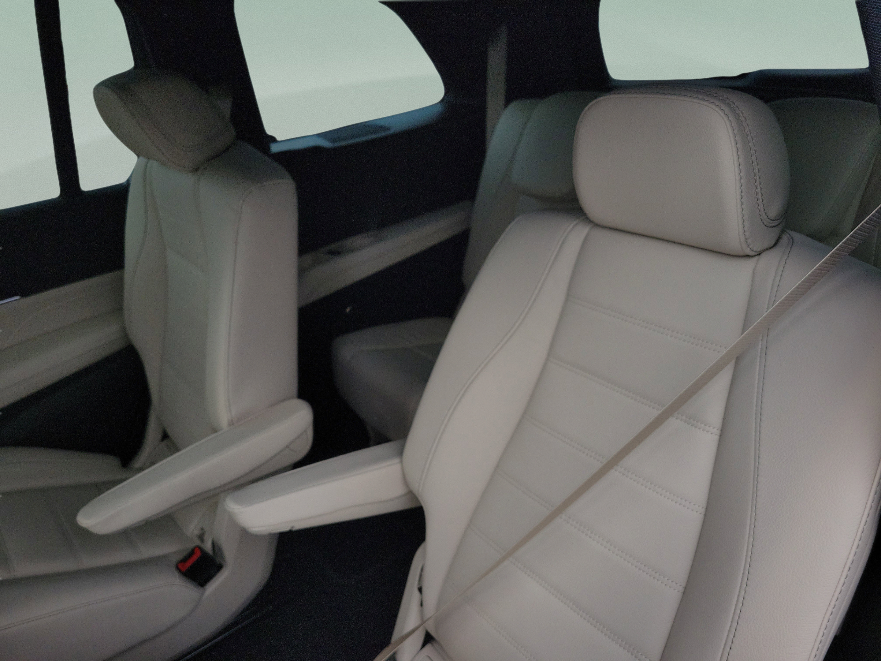 New 2026 Mercedes-Benz GLS 450 4MATIC image 9