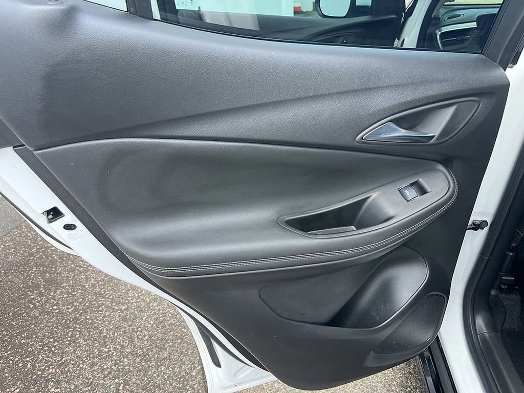 Used 2024 Buick Encore GX Sport Touring FWD image 45