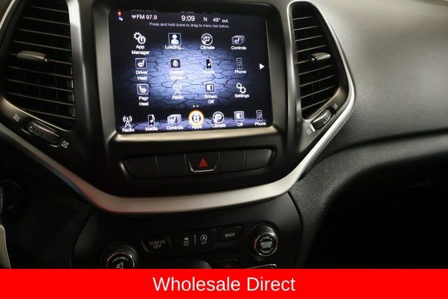 Used 2015 Jeep Cherokee Latitude w/ Cold Weather Group AWD/4WD image 18