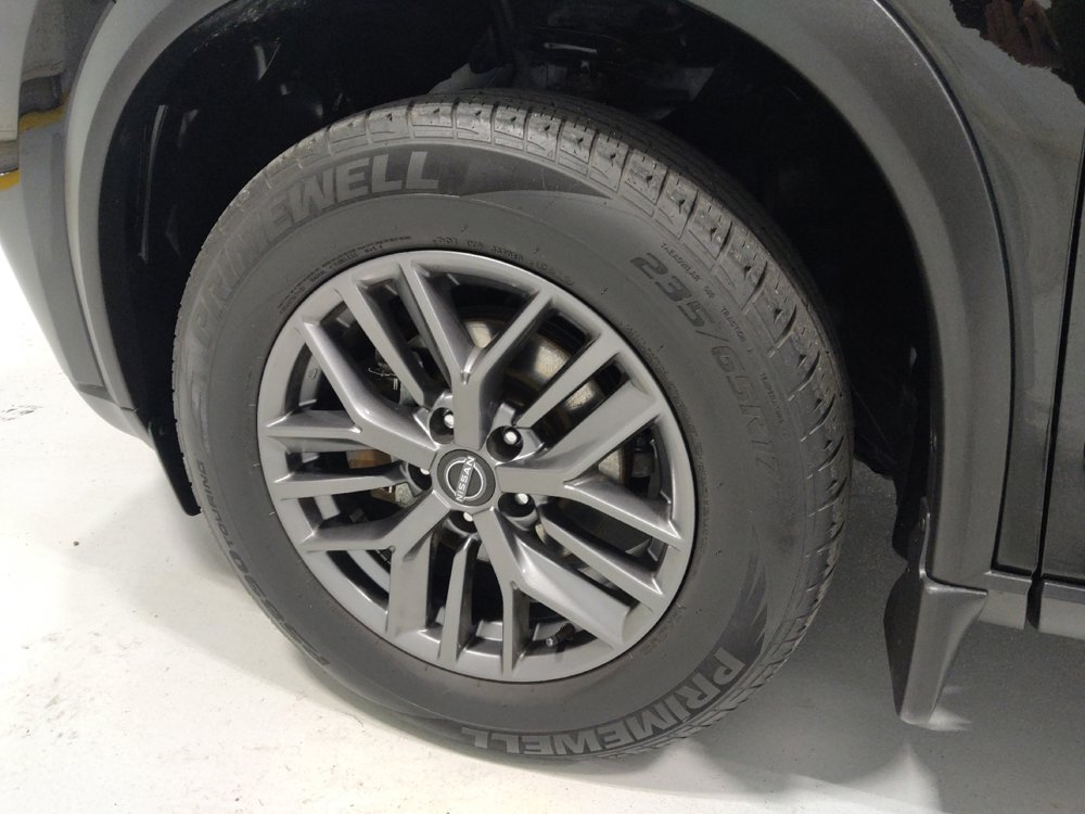 Used 2023 Nissan Rogue S image 31