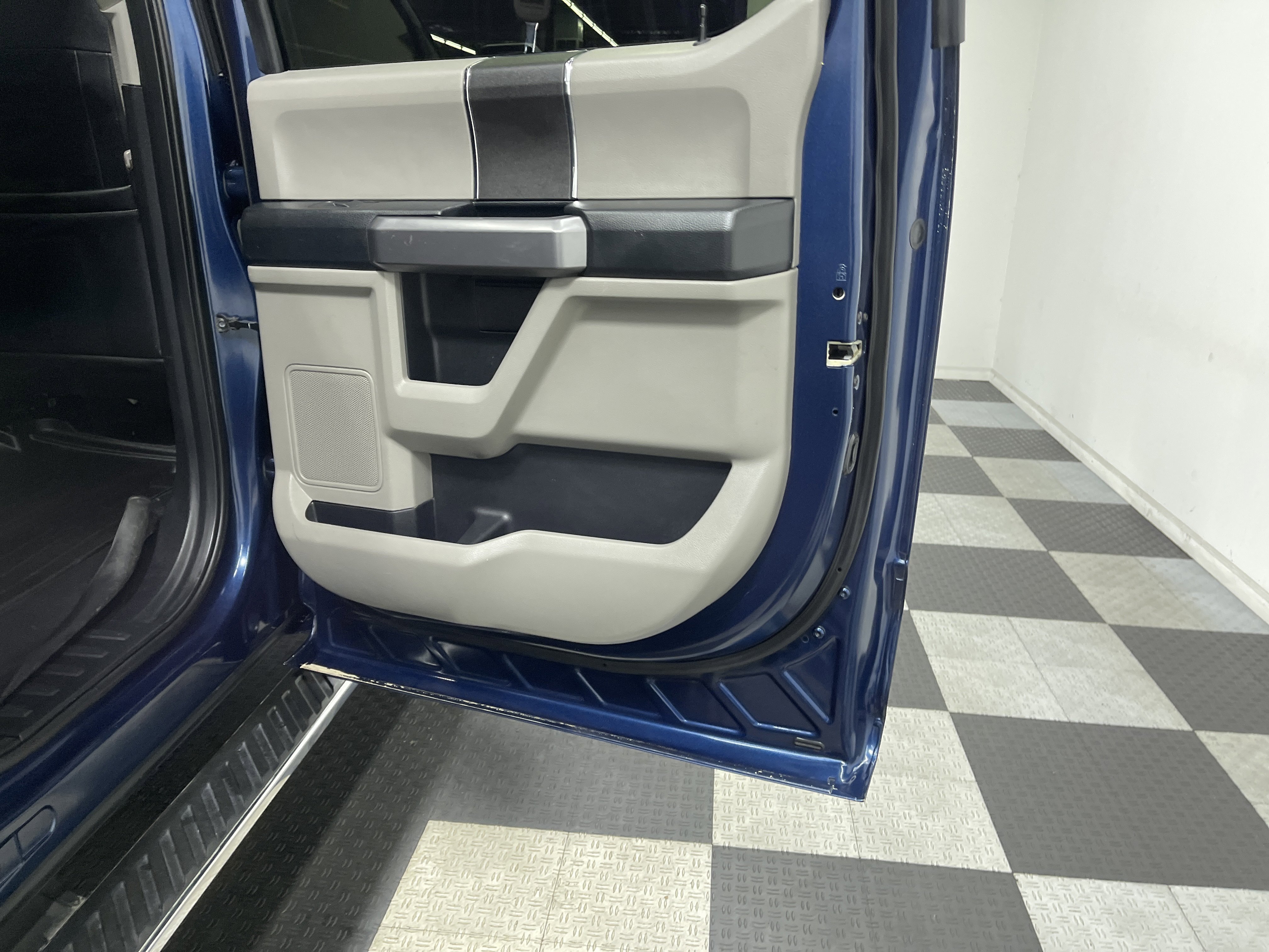 Used 2018 Ford F150 XLT image 18