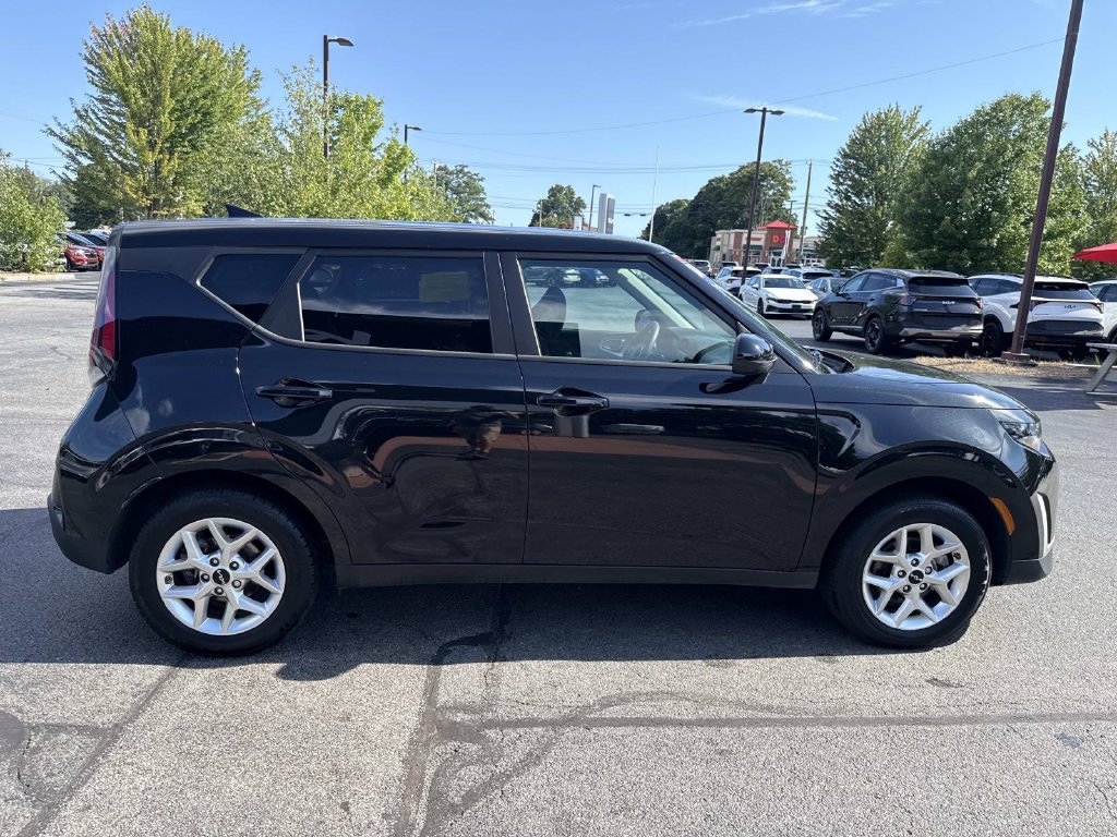 Used 2024 Kia Soul LX w/ Option Group 015 FWD image 8