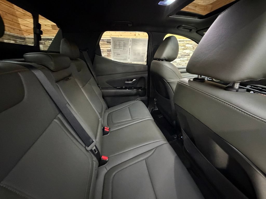 Certified 2025 Hyundai Santa Cruz Limited AWD/4WD image 30