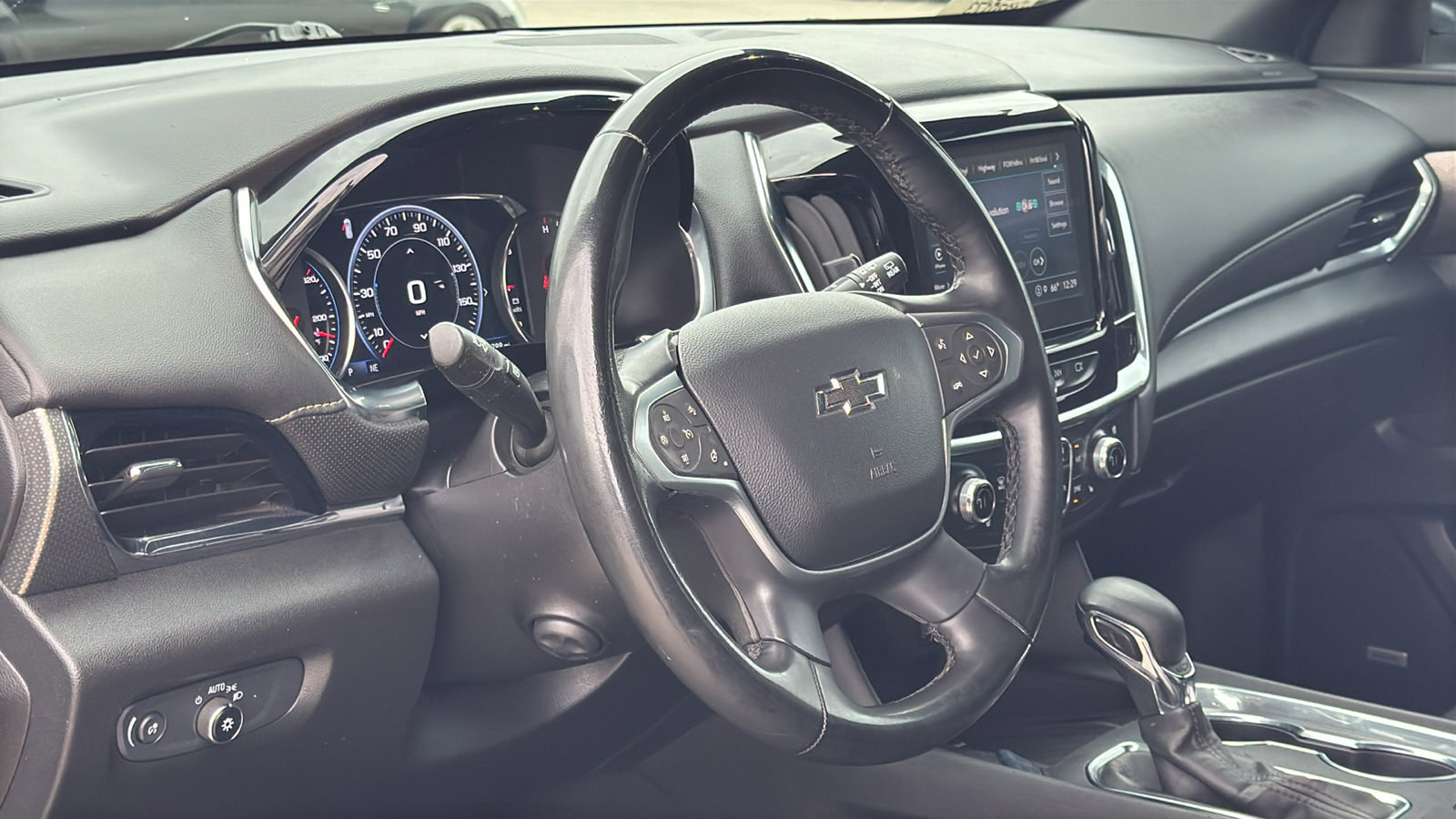 Used 2023 Chevrolet Traverse Premier w/ Redline Edition image 10