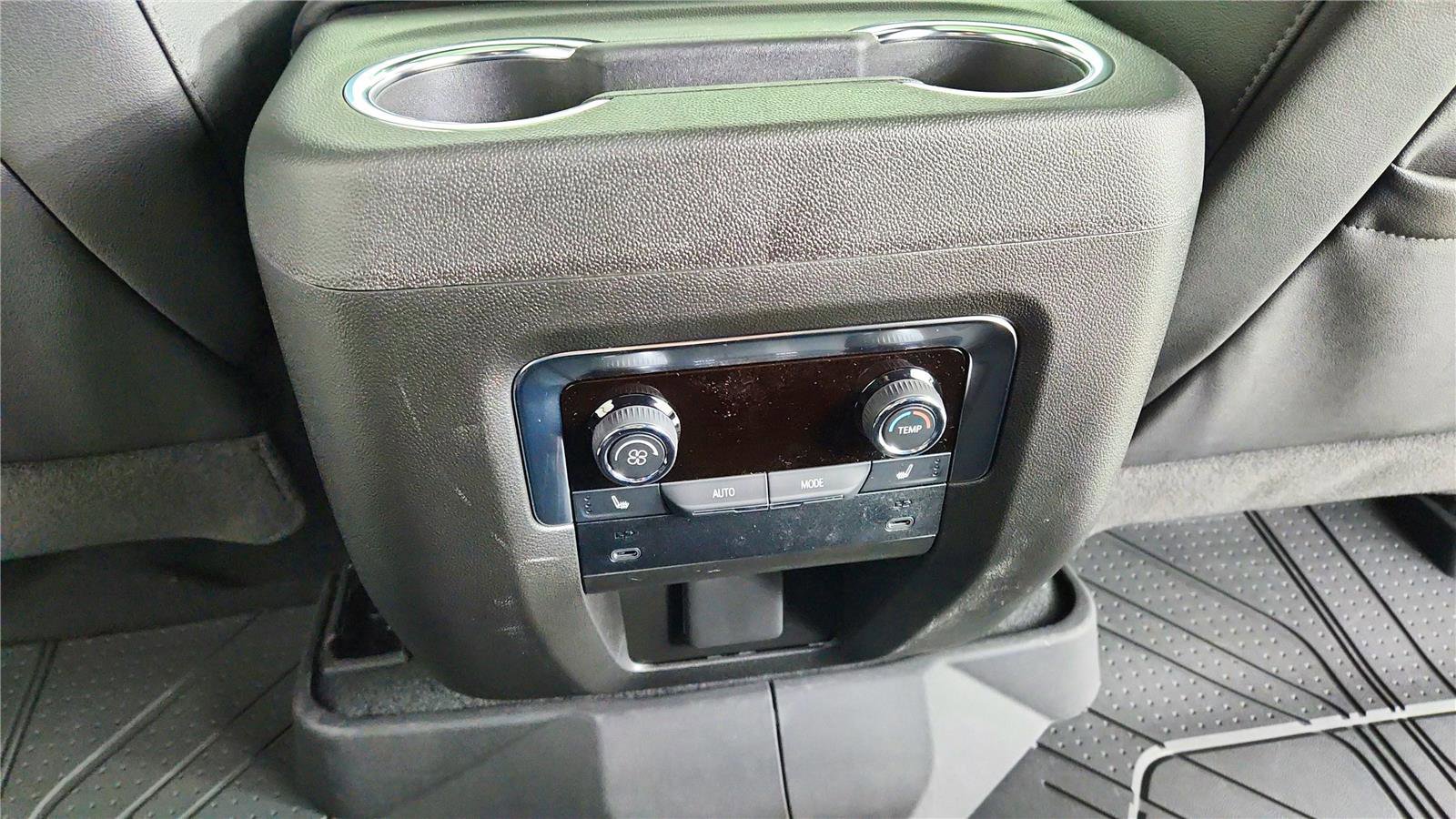 New 2026 Chevrolet Tahoe High Country w/ Sun And Tow Package image 34