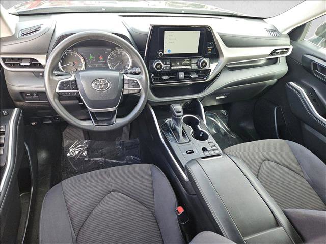 Used 2023 Toyota Highlander L image 17