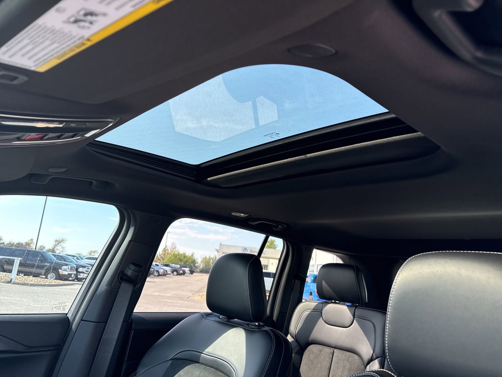 New 2025 Jeep Grand Cherokee Altitude image 11