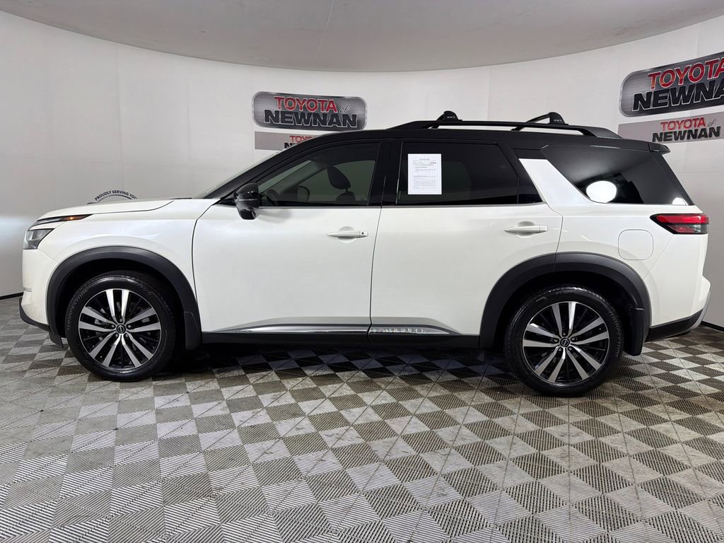 Used 2024 Nissan Pathfinder Platinum w/ Cargo Package FWD image 8