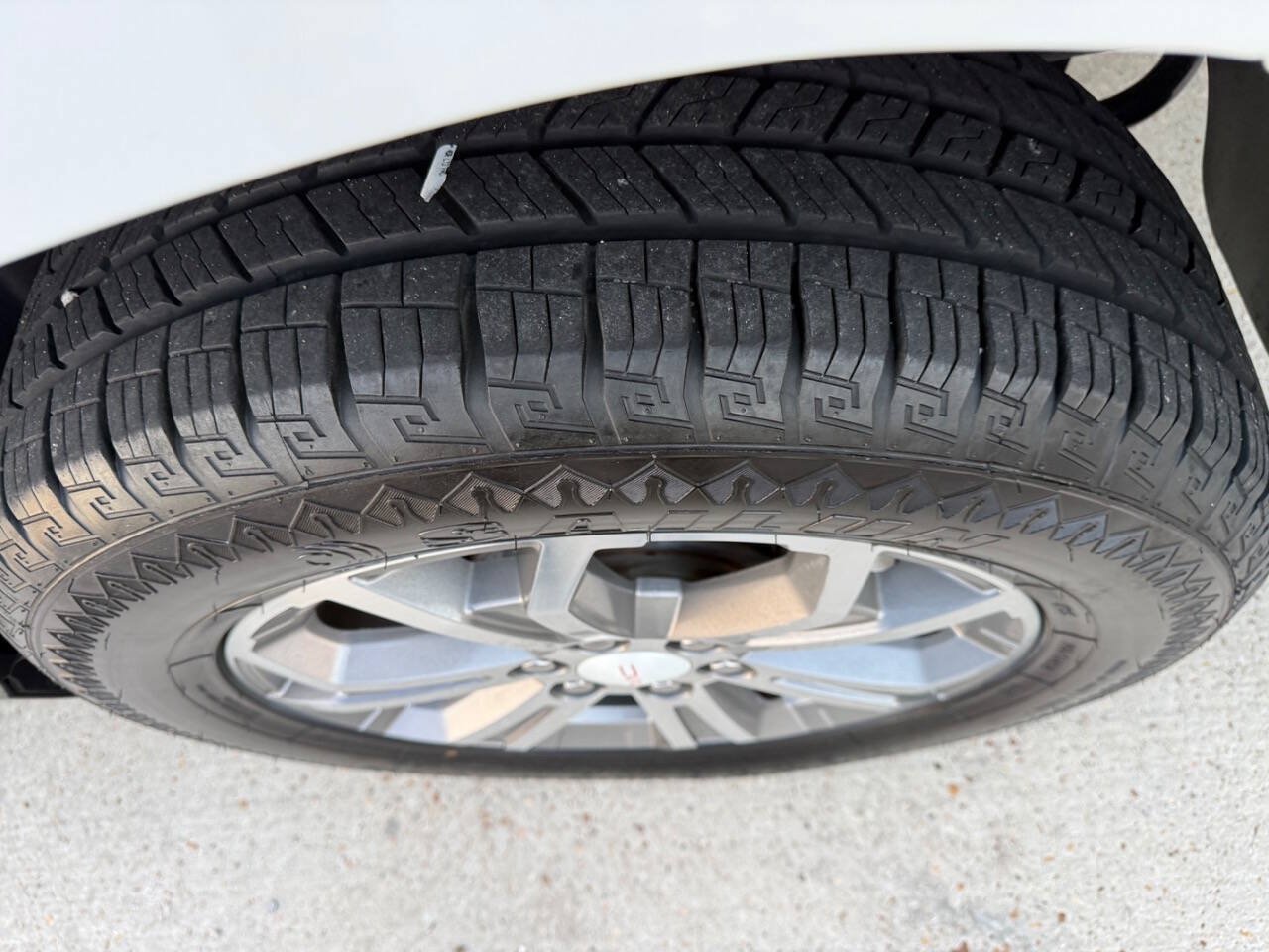 Used 2016 GMC Acadia SLT FWD image 9